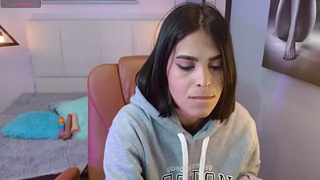 AlessiaVal  online show from 03-07-25, 12:12