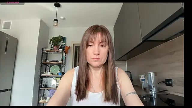 Snapshot of jainesummer chatting on 05-05-26, 12:35 jainesummer online show from 05-05-26, 12:35
