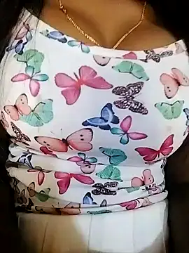 Snapshot of Esha_Babyy chatting on 12-19-24, 02:35 Esha Babyy online show from 12-19-24, 02:35