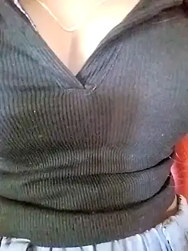 Snapshot of Esha_Babyy chatting on 12-23-24, 03:01 Esha Babyy online show from 12-23-24, 03:01