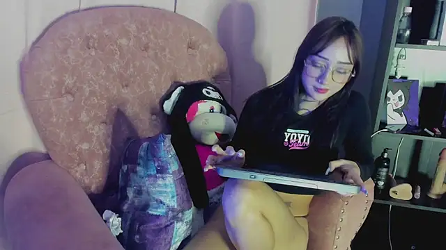 yulianademond66 online show from 09-16-25, 03:29