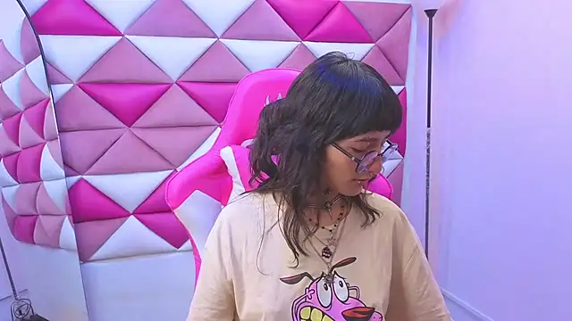 Snapshot of Danny_Face chatting on 11-27-25, 02:08 Danny Face online show from 11-27-25, 02:08