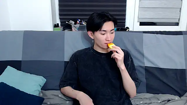 Miram Yu online show from 01-26-25, 09:51