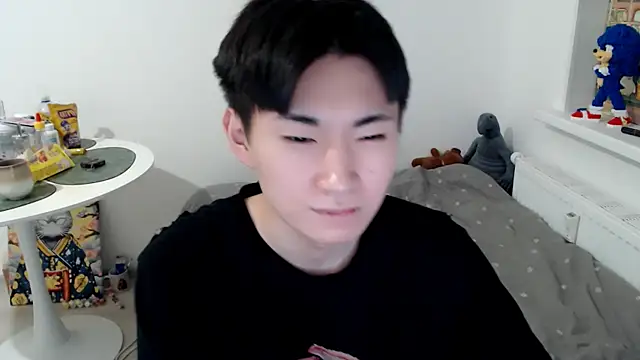 Snapshot of Miram_Yu chatting on 11-16-25, 02:50 Miram Yu online show from 11-16-25, 02:50