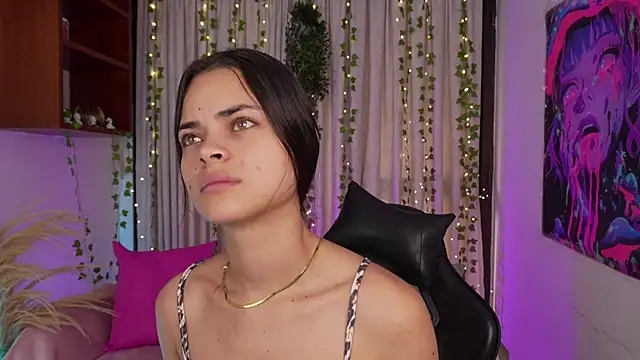 HannaRhodes online show from 12-18-25, 01:39