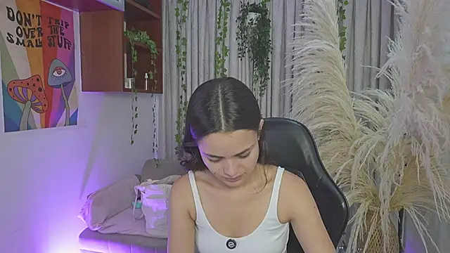 HannaRhodes online show from 04-11-26, 01:48