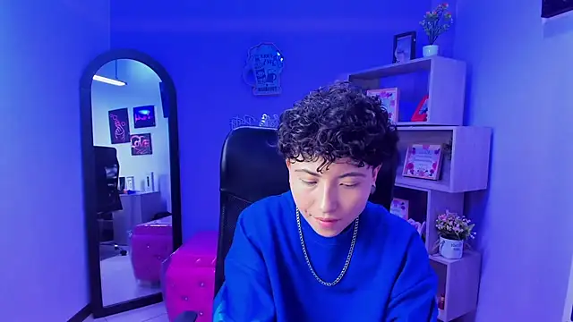 Im Mathias online show from 11-20-25, 04:12