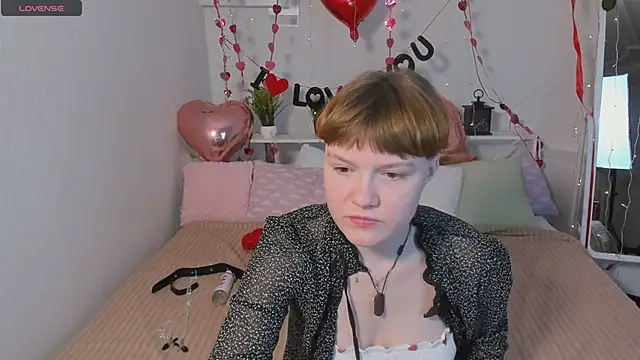 DreamyLuna online show from 01-28-25, 08:36