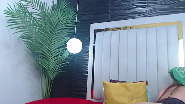 Snapshot of Melody_Megann chatting on 03-11-25, 11:44 Melody Megann online show from 03-11-25, 11:44