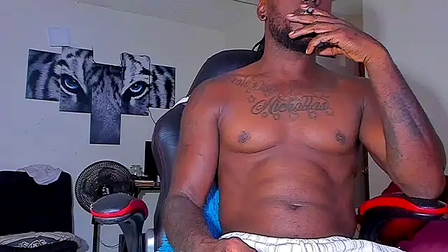 Snapshot of ray_long222 chatting on 05-16-26, 03:33 ray long222 online show from 05-16-26, 03:33
