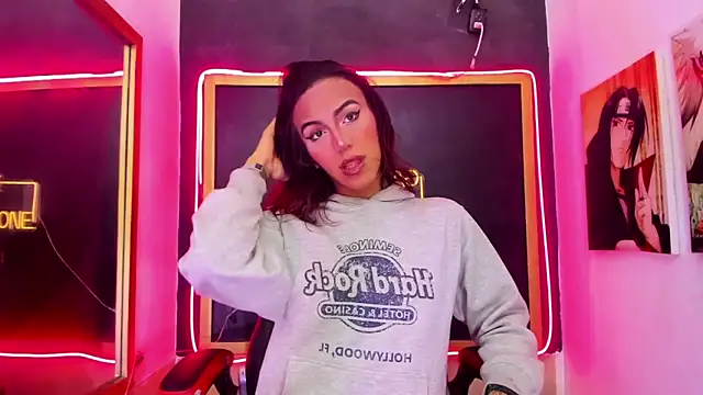 Isabella stanford2 online show from 10-18-25, 01:34