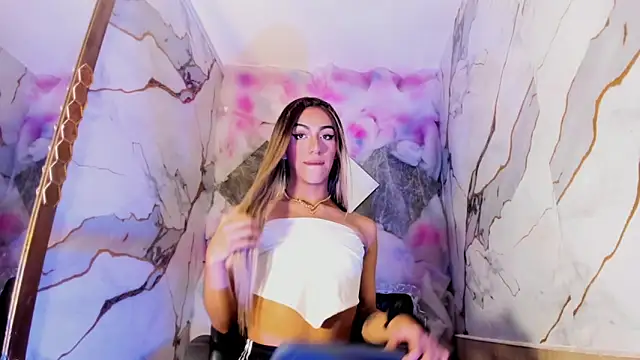 Isabella stanford2 online show from 12-15-25, 10:25