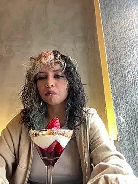 Snapshot of Sweet_Chaos chatting on 02-27-25, 03:05 Sweet Chaos online show from 02-27-25, 03:05