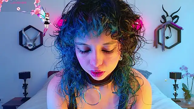 Snapshot of Sweet_Chaos chatting on 11-12-25, 05:46 Sweet Chaos online show from 11-12-25, 05:46