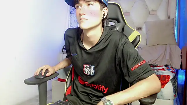 johnny cagee online show from 09-27-25, 04:50