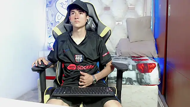 johnny cagee online show from 10-09-25, 04:10