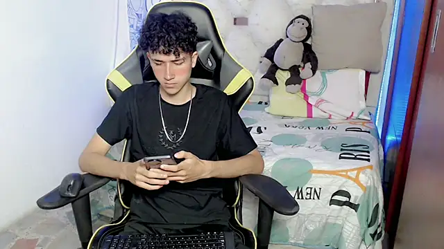 johnny cagee online show from 11-20-25, 03:39