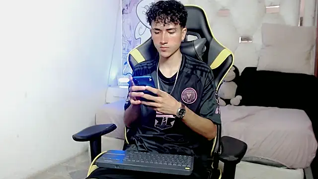 johnny cagee online show from 01-07-26, 04:15