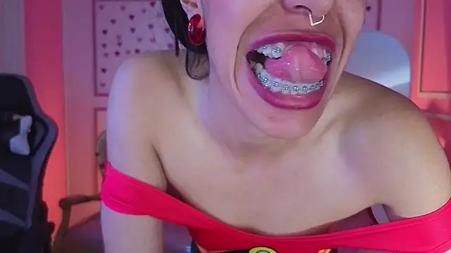 stephania t online show from 10-04-25, 02:37