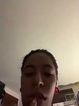 stephania t online show from 11-03-25, 04:14