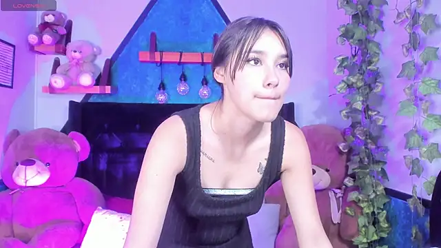 Snapshot of _Sophie__miller chatting on 01-23-25, 08:13 Sophie miller online show from 01-23-25, 08:13