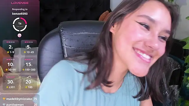 Snapshot of _Sophie__miller chatting on 03-15-25, 10:22 Sophie miller online show from 03-15-25, 10:22