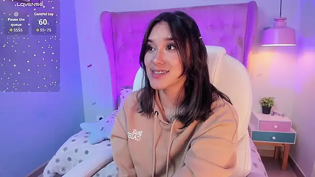 Snapshot of _Sophie__miller chatting on 09-27-25, 09:42 Sophie miller online show from 09-27-25, 09:42