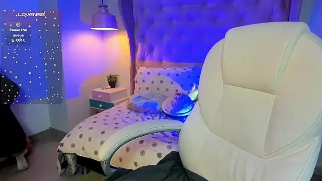  Sophie  miller online show from 02-05-26, 08:02