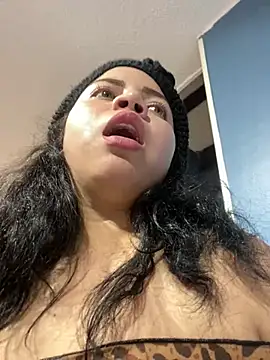 Elaa euphoria online show from 12-21-24, 08:32