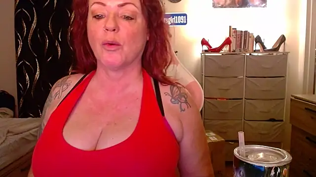 Snapshot of Nikkimastersgirl1091 chatting on 10-10-25, 02:27 Nikkimastersgirl1091 online show from 10-10-25, 02:27