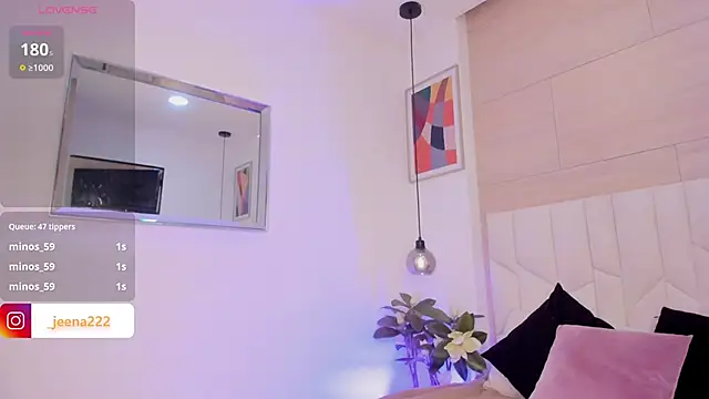 Snapshot of SaraMonroe1 chatting on 01-18-25, 10:39 SaraMonroe1 online show from 01-18-25, 10:39