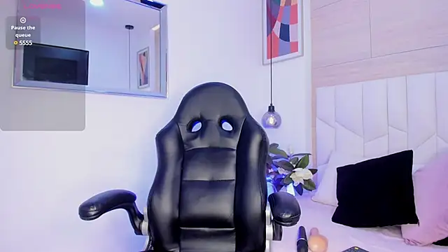 Snapshot of SaraMonroe1 chatting on 01-29-25, 11:14 SaraMonroe1 online show from 01-29-25, 11:14