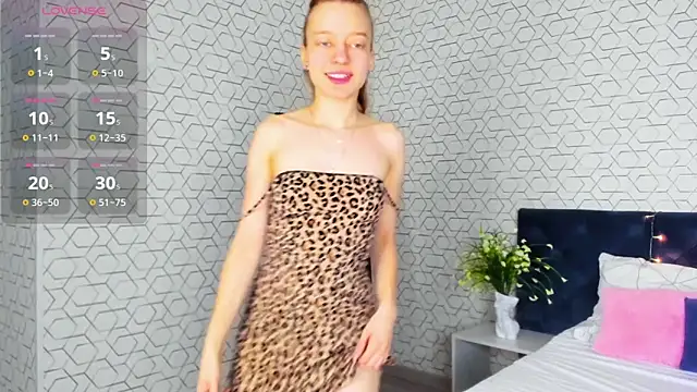 Snapshot of Michelle_Blond chatting on 01-04-25, 08:49 Michelle Blond online show from 01-04-25, 08:49