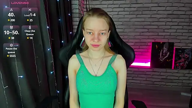 Snapshot of Michelle_Blond chatting on 01-09-25, 07:10 Michelle Blond online show from 01-09-25, 07:10