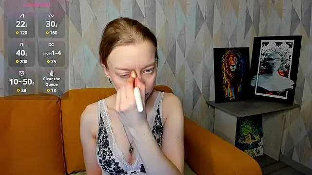 Snapshot of Michelle_Blond chatting on 02-07-25, 07:18 Michelle Blond online show from 02-07-25, 07:18