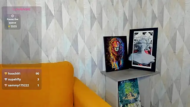 Snapshot of Michelle_Blond chatting on 02-11-25, 05:40 Michelle Blond online show from 02-11-25, 05:40