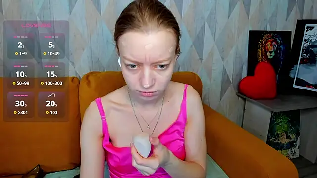 Snapshot of Michelle_Blond chatting on 02-14-25, 06:45 Michelle Blond online show from 02-14-25, 06:45