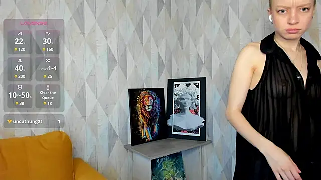 Snapshot of Michelle_Blond chatting on 02-20-25, 10:27 Michelle Blond online show from 02-20-25, 10:27