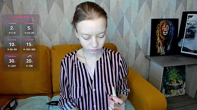 Snapshot of Michelle_Blond chatting on 02-21-25, 07:01 Michelle Blond online show from 02-21-25, 07:01