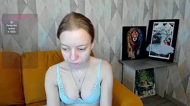 Snapshot of Michelle_Blond chatting on 02-22-25, 07:56 Michelle Blond online show from 02-22-25, 07:56