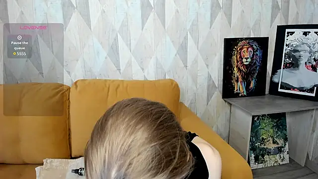 Snapshot of Michelle_Blond chatting on 03-01-25, 08:45 Michelle Blond online show from 03-01-25, 08:45