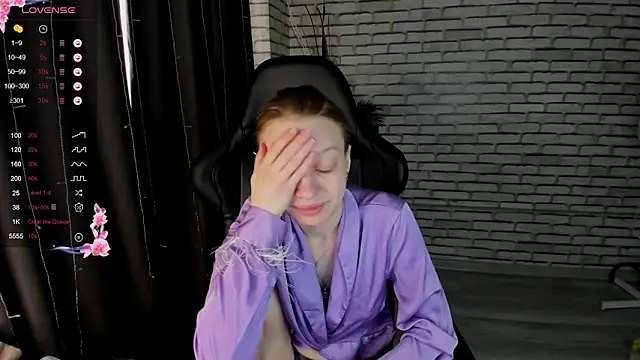 Snapshot of Michelle_Blond chatting on 03-09-25, 07:12 Michelle Blond online show from 03-09-25, 07:12