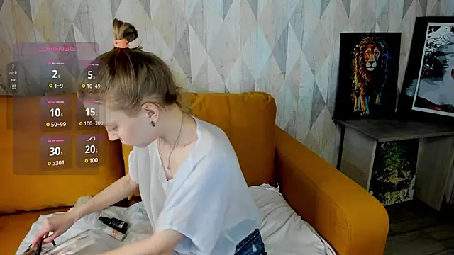 Snapshot of Michelle_Blond chatting on 03-17-25, 07:02 Michelle Blond online show from 03-17-25, 07:02