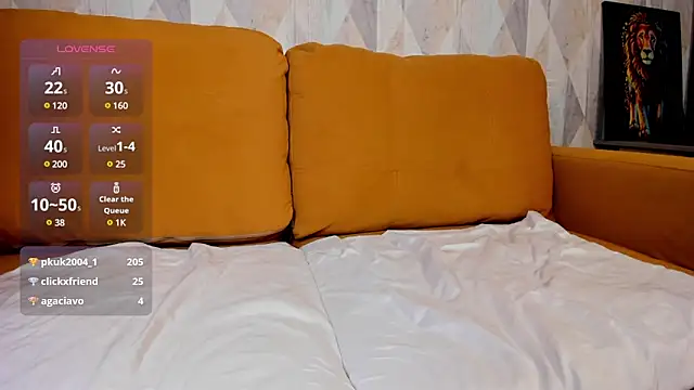 Snapshot of Michelle_Blond chatting on 03-17-25, 10:06 Michelle Blond online show from 03-17-25, 10:06