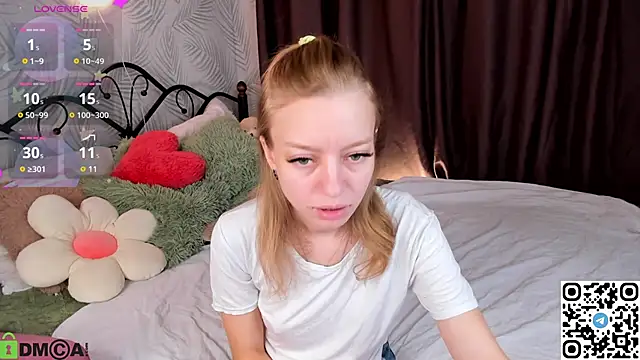 Snapshot of Michelle_Blond chatting on 09-13-25, 07:41 Michelle Blond online show from 09-13-25, 07:41