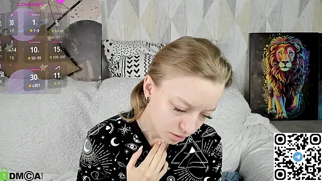 Snapshot of Michelle_Blond chatting on 10-04-25, 08:12 Michelle Blond online show from 10-04-25, 08:12