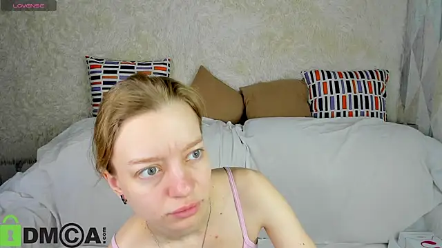 Snapshot of Michelle_Blond chatting on 11-24-25, 07:52 Michelle Blond online show from 11-24-25, 07:52