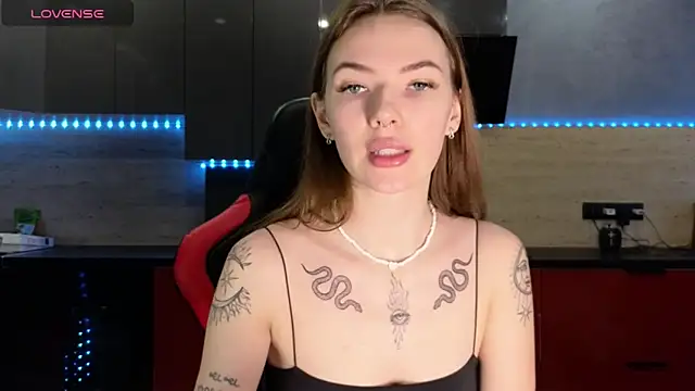 Snapshot of Vetalife chatting on 12-27-24, 10:45 Vetalife online show from 12-27-24, 10:45