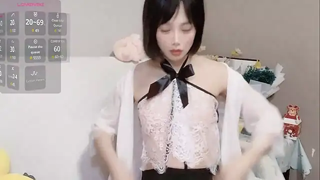Snapshot of LaoSHI-999 chatting on 02-18-25, 12:04 LaoSHI-999 online show from 02-18-25, 12:04