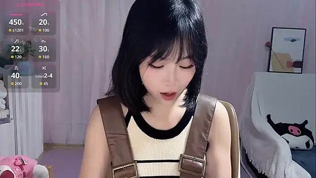 Snapshot of LaoSHI-999 chatting on 09-15-25, 10:04 LaoSHI-999 online show from 09-15-25, 10:04